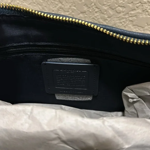 NWT, Coach Swinger Bag - Picture 2 of 6